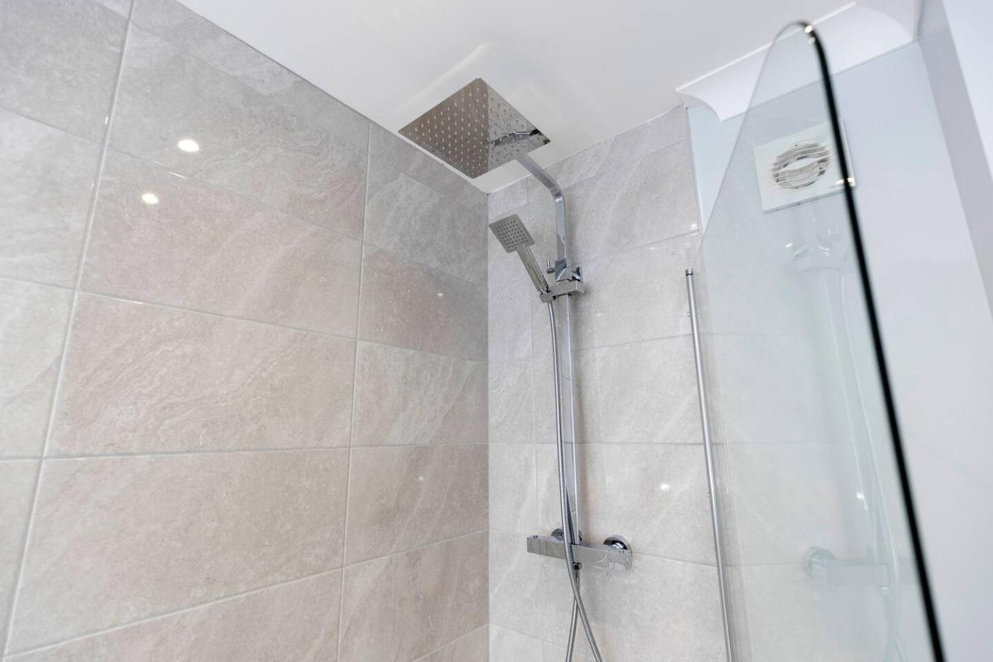 Modern 2 Bedroom Perfect For Family Friends And Workers South Shields Esterno foto