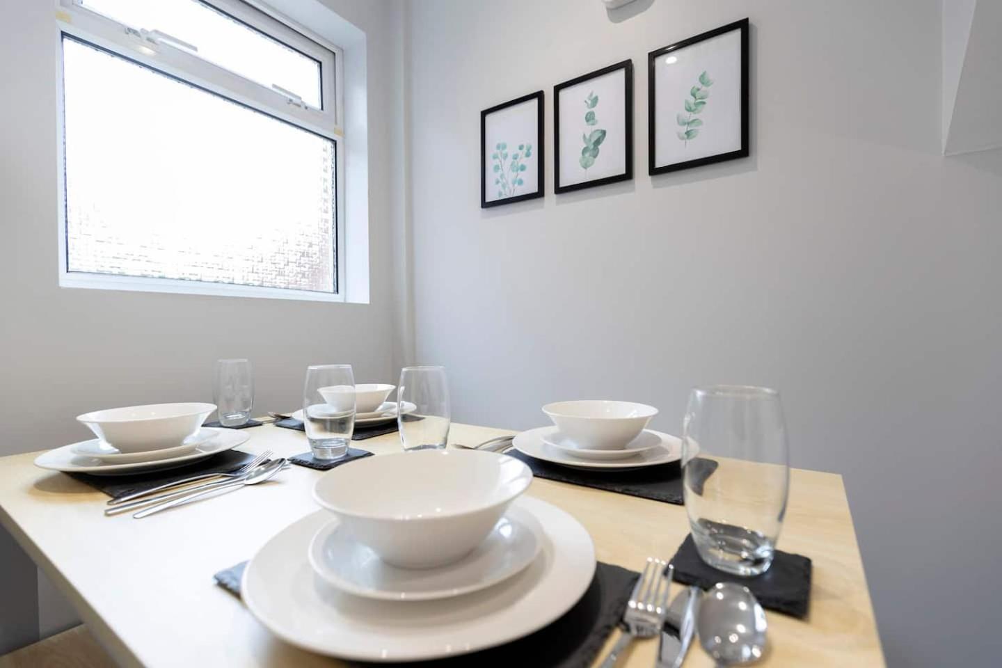 Modern 2 Bedroom Perfect For Family Friends And Workers South Shields Esterno foto
